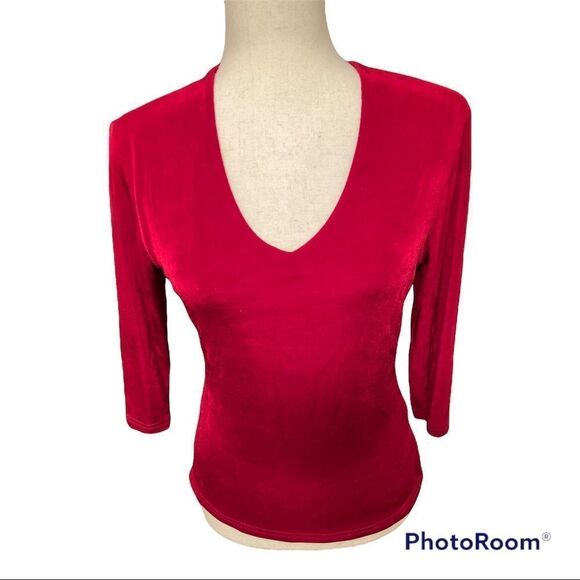 Young at Heart ❤️ Red v-neck Top - Picture 1 of 7